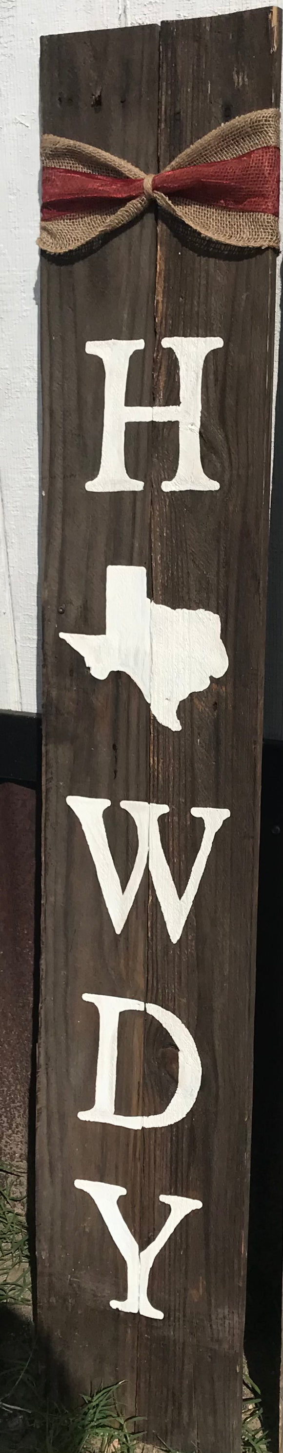 Howdy Welcome Sign